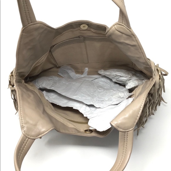 SALE❗️BOHO CHIC TASSELED LEATHER BAG/TOTE - Picture 9 of 16